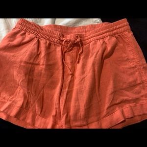 Cute linen shorts from Old Navy. Size large